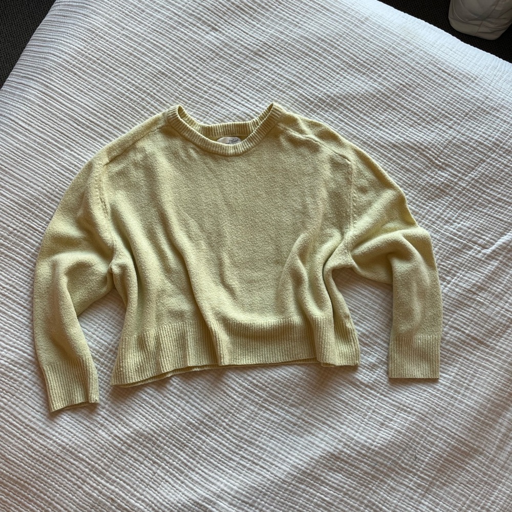Universal Thread Light Yellow Cropped Crewneck Sweater